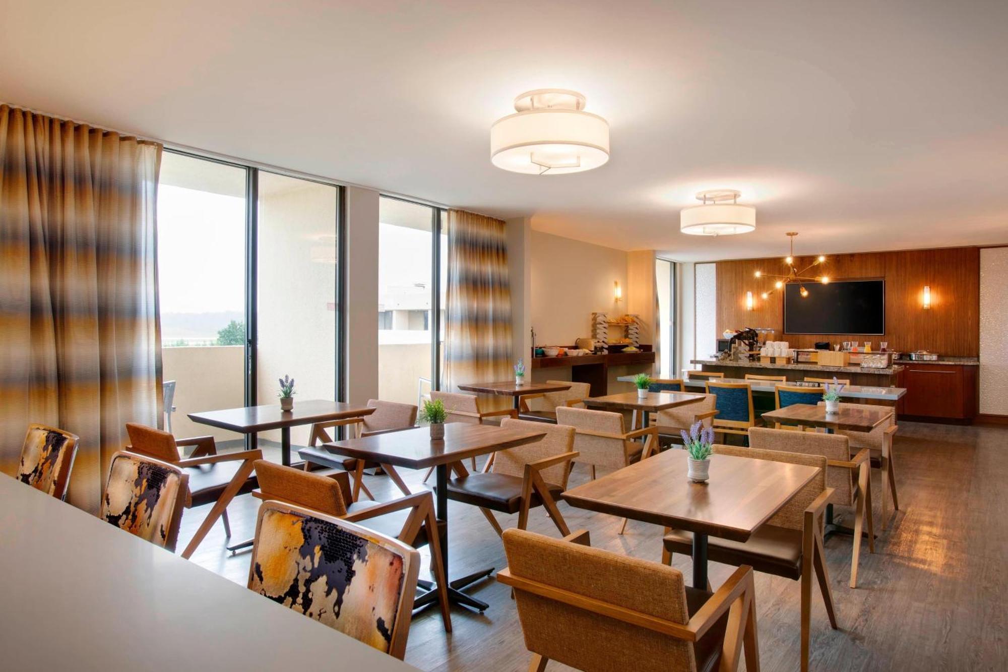 Greensboro-High Point Marriott Airport Экстерьер фото