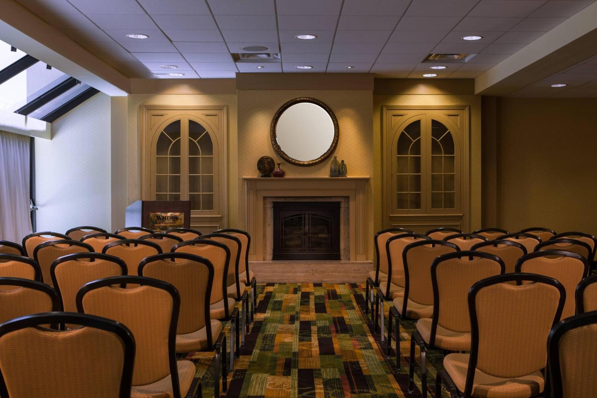 Greensboro-High Point Marriott Airport Бизнес фото